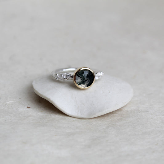 Zilveren en gouden botanische ring met Mosagaat