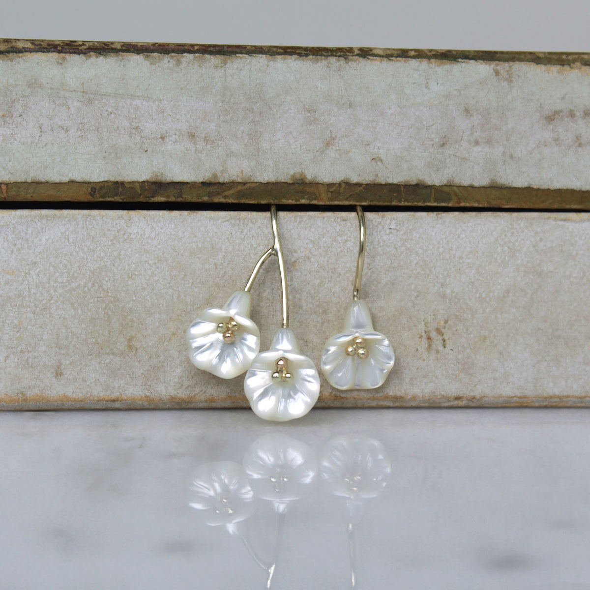 Anthurium oorbellen goud, mismatch