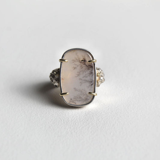 Grote botanische ring zilver met dendrietagaat.