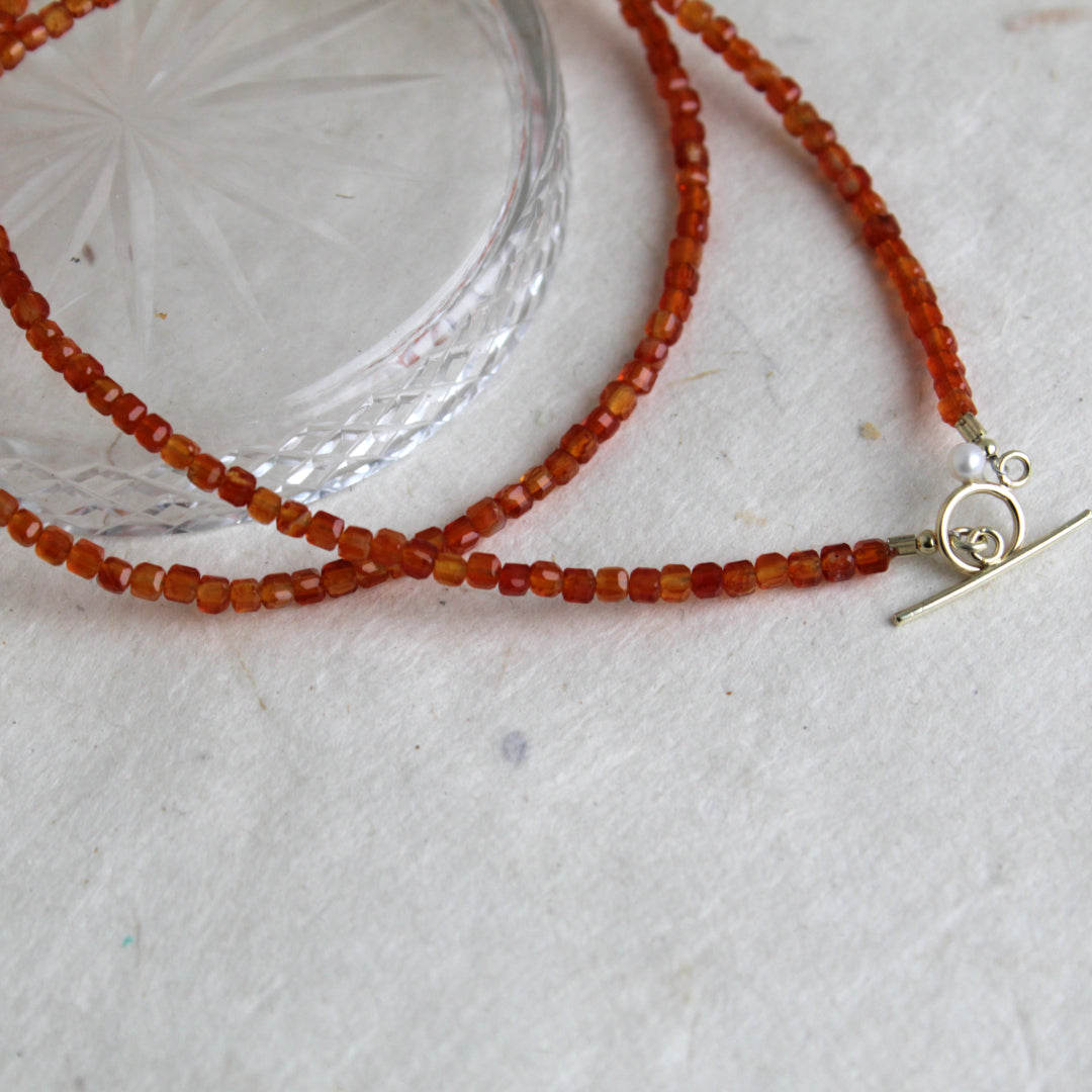 Carneool ketting "Dots"