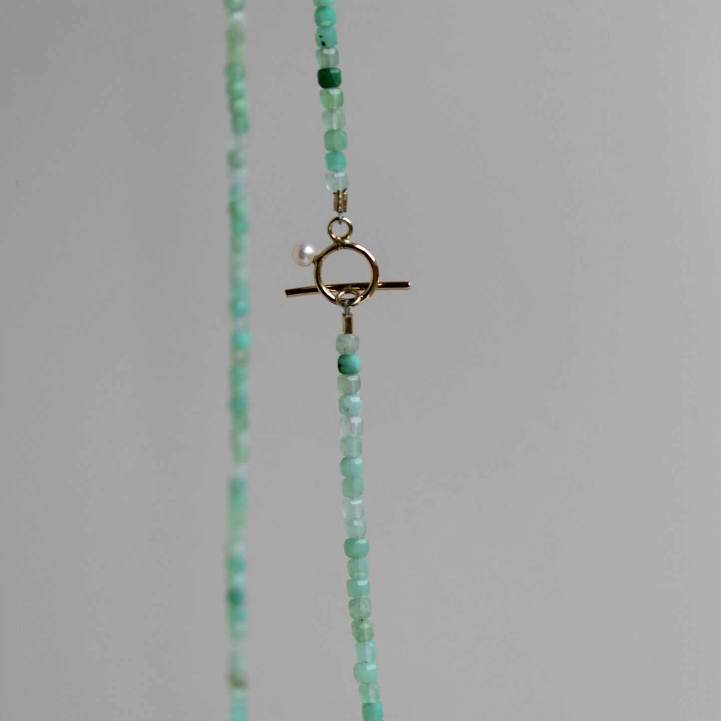 Collier van Chrysopraas met gouden slot
