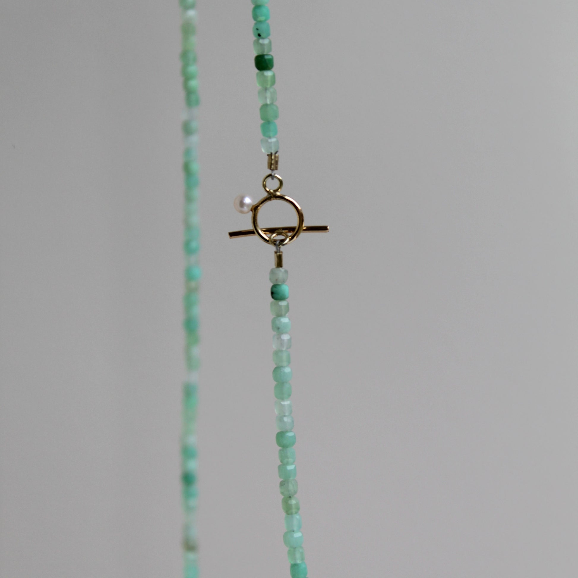 Collier van Chrysopraas met gouden slot
