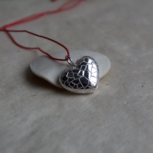 Eggshell heart