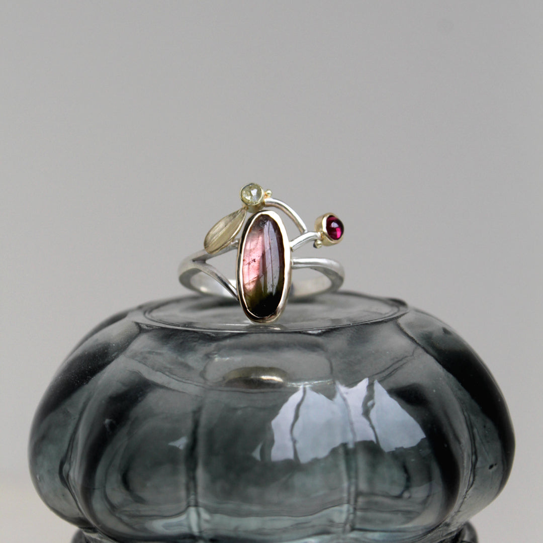 Ring ziliver met goud, toermalijn en diamant. 