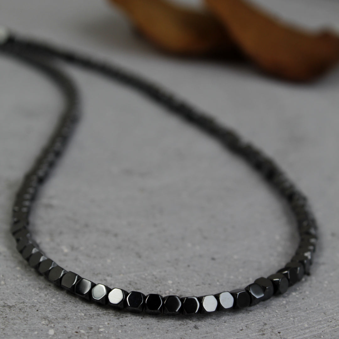 Hematiet ketting met zilveren slotje, Flirt edelsmid