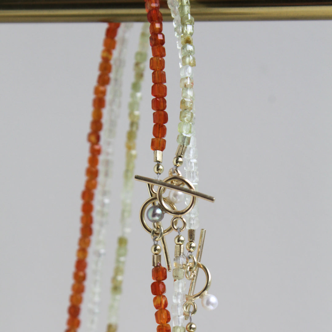 Grossulaar ketting "Dots"