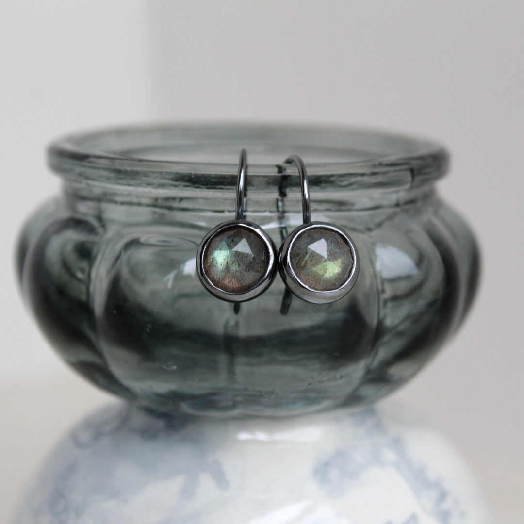 Zilveren hangers met labradoriet