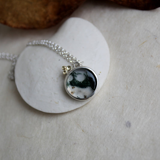 Ketting met mosagaat.