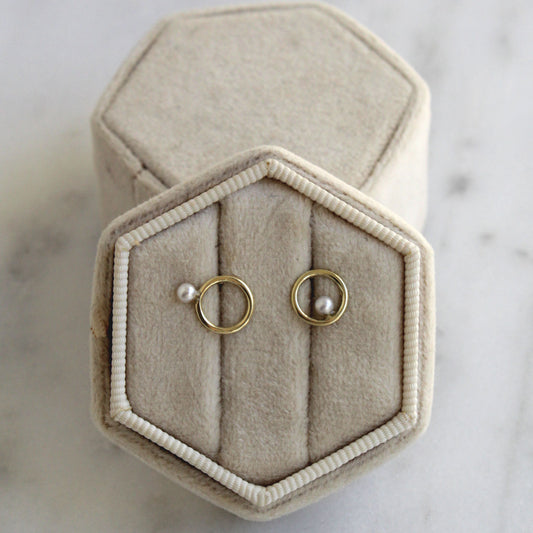 Gouden oorbellen | Tiny Dots met parel