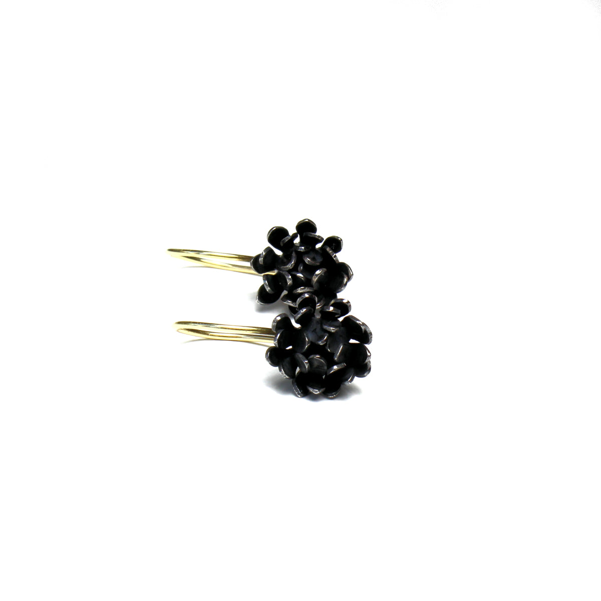 Chrysanthemum black earrings, afbeelding 0